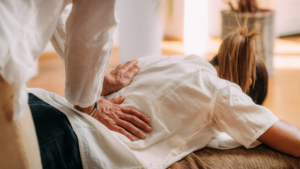 Read more about the article Išijas – što je to zapravo i može li vam masaža pomoći?